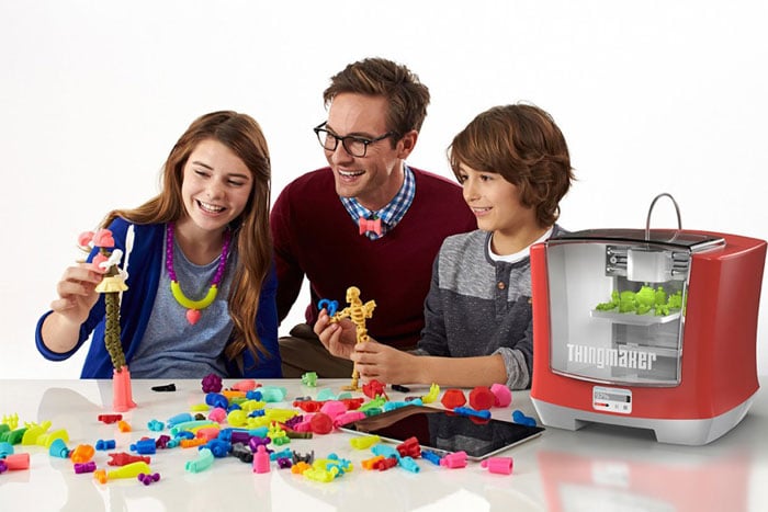 family-with-ThingMaker-3D-Printer-from-Mattel-and-Autodesk