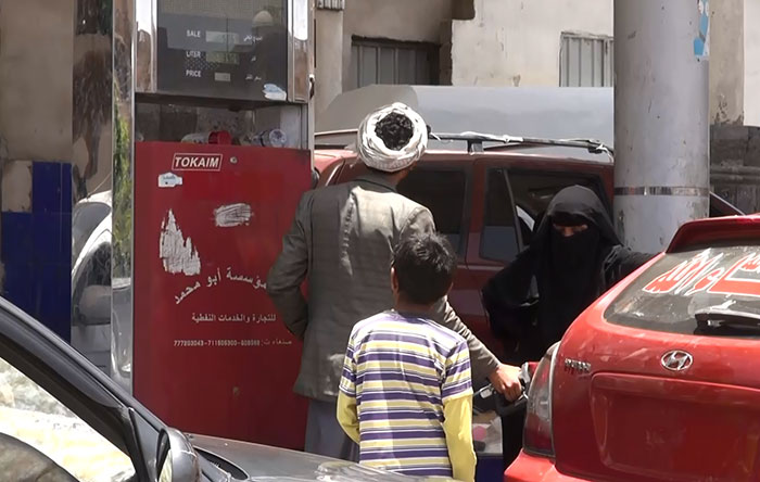 أول محطة بنزين مخصصة للنساء في اليمن - صورة 3