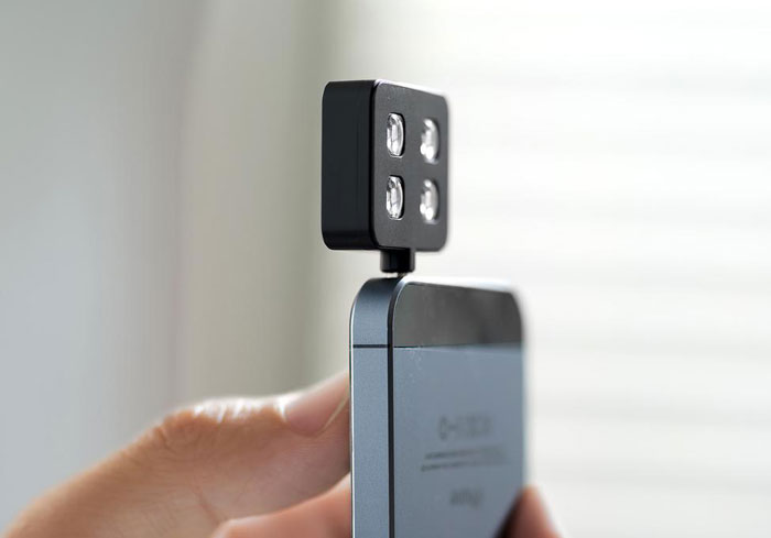 أدوات تحول هاتفكم الذكي إلى كاميرا احترافية - IBLAZR